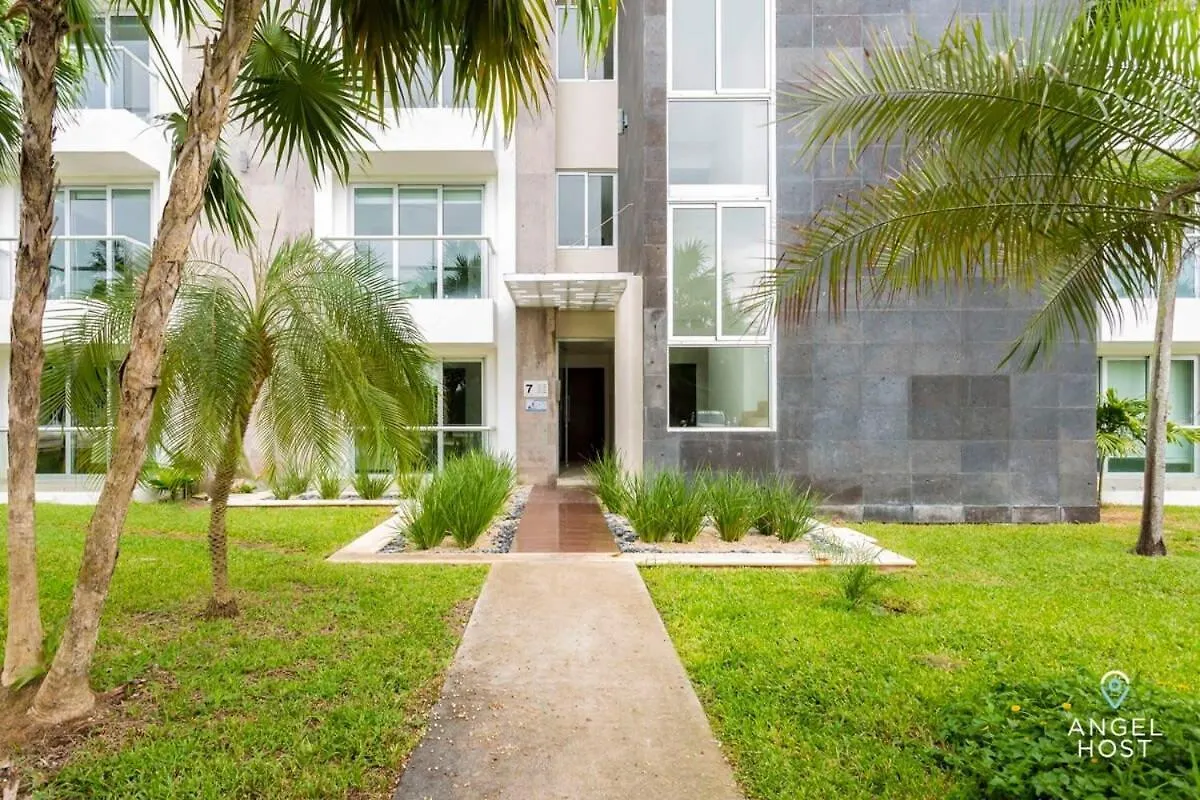 Zen Beachfront Condo, Pool, Gym, Golf, Beach Club Playa del Carmen Holiday home