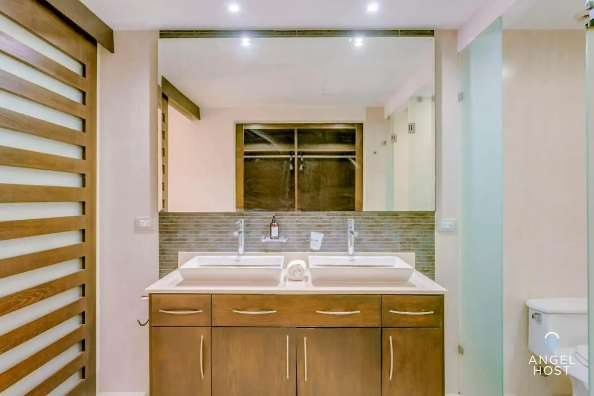 Zen Beachfront Condo, Pool, Gym, Golf, Beach Club Playa del Carmen Holiday home
