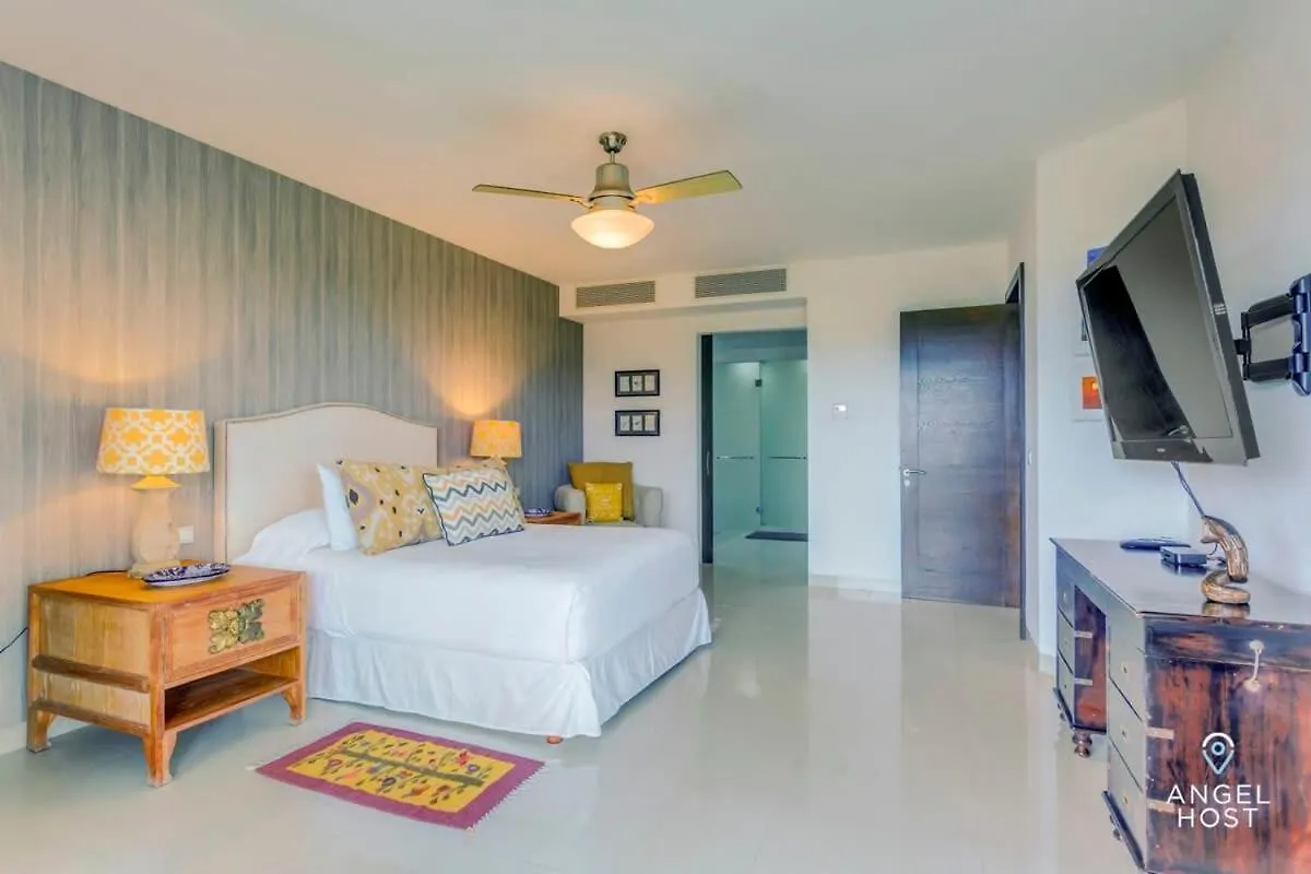 Zen Beachfront Condo, Pool, Gym, Golf, Beach Club Playa del Carmen