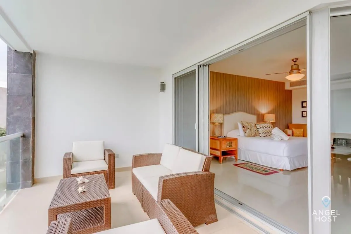 Zen Beachfront Condo, Pool, Gym, Golf, Beach Club Playa del Carmen Holiday home