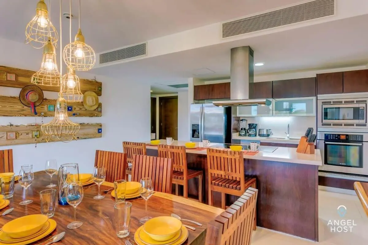 Zen Beachfront Condo, Pool, Gym, Golf, Beach Club Playa del Carmen Holiday home