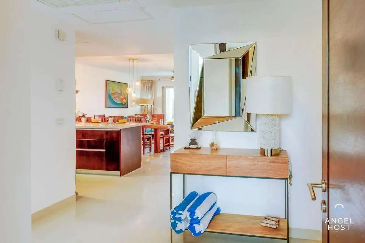Zen Beachfront Condo, Pool, Gym, Golf, Beach Club Playa del Carmen Mexiko
